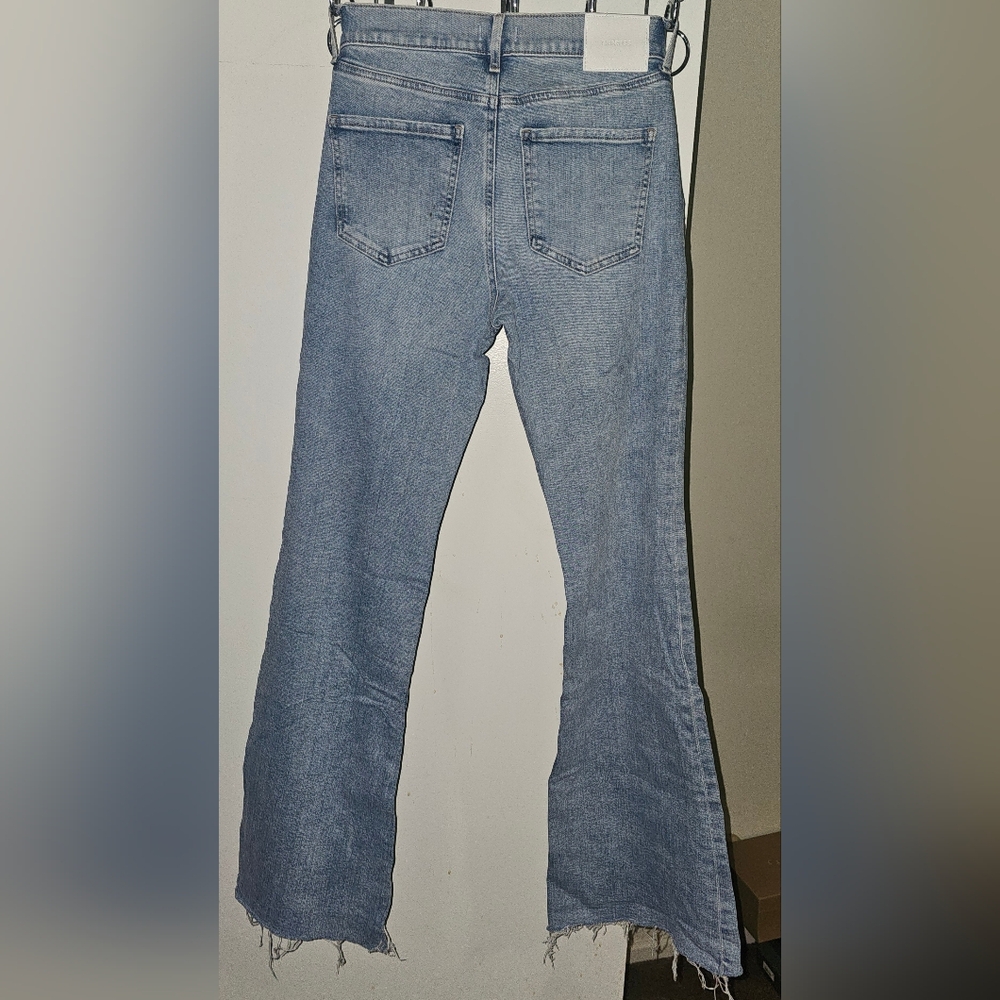 Express ’70s Flare Jeans Size 8L Mid Rise Blue Wide Leg Raw Hem Stretch Denim